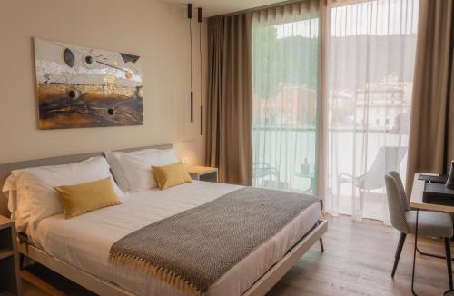 Paratico Bed & Breakfast | LKL Lakeside Lodging