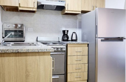 Paradise Island Apartment | Located on Paradise Island, Bahamas, close to the Atlantis Resort and beach.