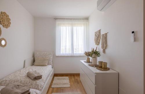 Cavalcaselle Apartment | Lorry Living Luxury Apartment - Peschiera