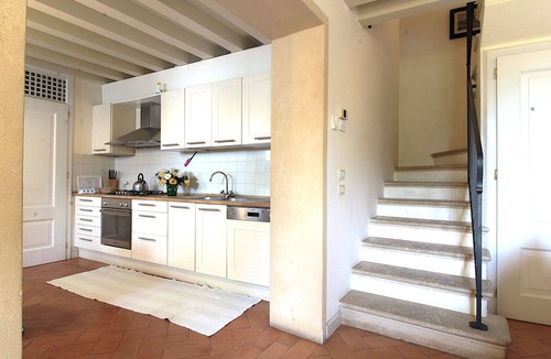 Colognola ai Colli Apartment | Lovely apartment for 5 guests with pool, WIFI, A/C and TV, close to Verona