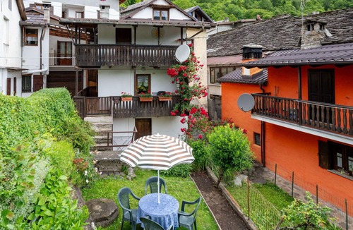 Calasca-Castiglione Apartment | Lovely apartment for 5 guests with WIFI, TV and pets allowed
