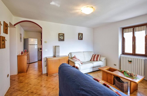 Valtellina Apartment | Lovely apartment in Samolaco with WiFi