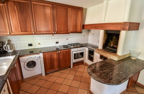 Canazei House | Lovely apartment in villa for 8 guests with WIFI, TV, balcony and pets allowed
