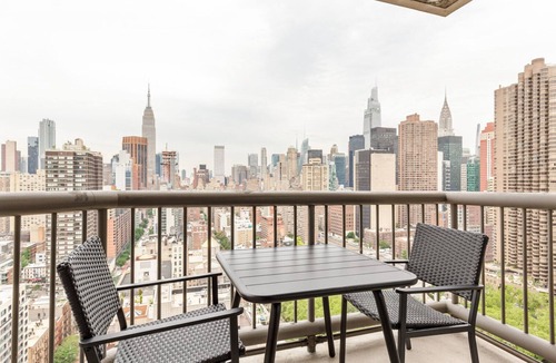 Kips Bay Apartment | Lovely Murray Hill 2BR w/W/D & Doorman, near Hospital, by Blueground