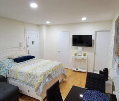 Midtown East Apartment | Lovely Private Room Apartment in Manhattan, NY