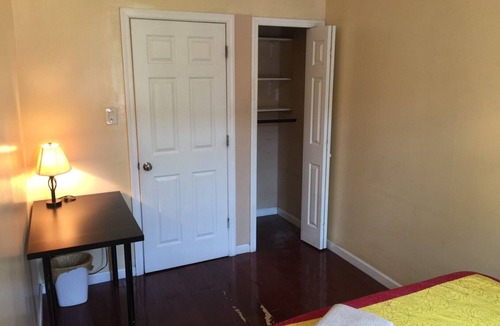 Queens House | Lovely private room in Woodside