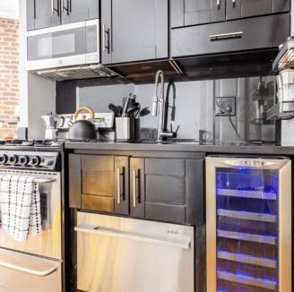Ukrainian Village House | Lovely Room at 3 bedroom Apt at the heart of East Village