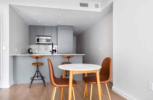 Upper East Side Apartment | Lovely UES 1BR w/Doorman, Elevator, Gym, Coworking Spaces, by Blueground