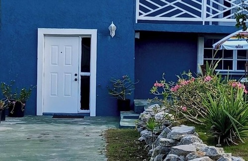 George Town Apartment | Lower Deck apt.