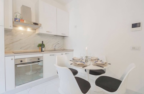 Como Apartment | Luce Apartment - One Bedroom Apartment, Sleeps 4