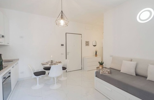 Como Apartment | Luce Apartment - One Bedroom Apartment, Sleeps 4