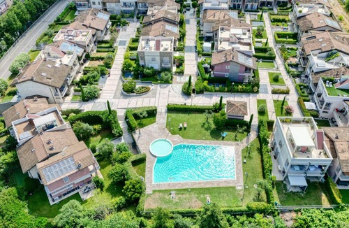 Cavalcaselle Apartment | Lumia House - Peschier Holiday