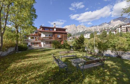 Cortina d'Ampezzo Historic Centre Apartment | Lungoboite 14 - Cortina