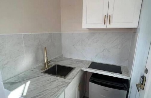 Nassau Apartment | LUX 4- Cozy 1-bed 1bath w/WiFi, AC in a beautiful neighborhood in Nassau city