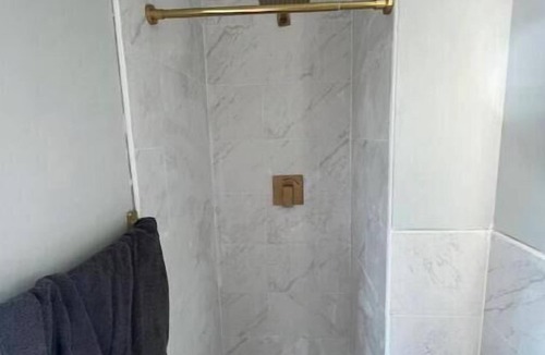 Nassau Apartment | LUX 4- Cozy 1-bed 1bath w/WiFi, AC in a beautiful neighborhood in Nassau city