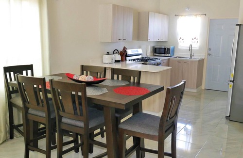 Discovery Bay House | Lux Sea View Camelot Village Discovery Bay
