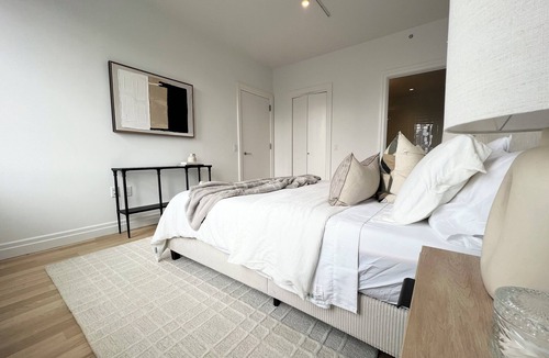 Lincoln Square Apartment | Luxe 2 bedroom apartment in Midtown - 24 hour doorman