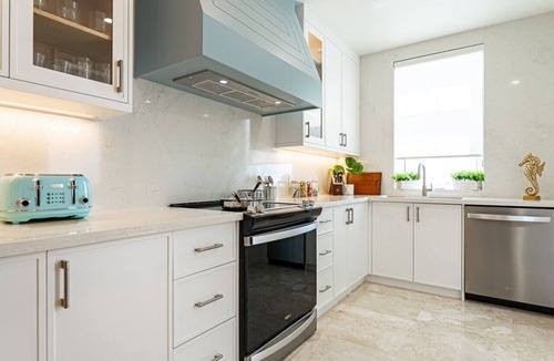 Nassau Apartment | Luxe 3 BR: Beachfront Suite Next to Baha Mar