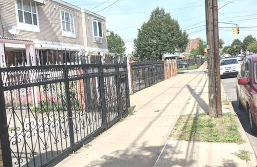 East New York Apartment | Luxe-Exquisite & Cozy-15 minutes to JFK Airport, 2-minute walk to L train to NYC