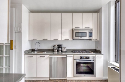 Sutton Place House | Luxe Midtown East 5BR w/W/D & Balconies, nr Central Park, by Blueground