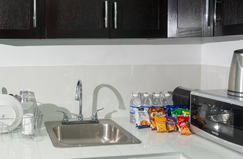 Saint Andrew Apartment | Luxurious condo with a incredible view of the hills