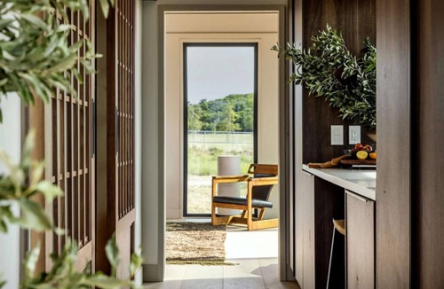 Manhattan Cabin | Luxurious Glamping | Panoramic Views & Dining