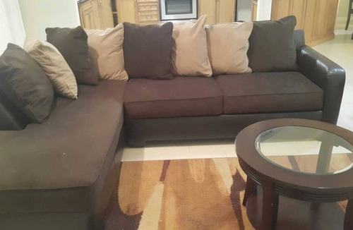 Runaway Bay Apartment | Luxurious Pen Hall Estate Apartment