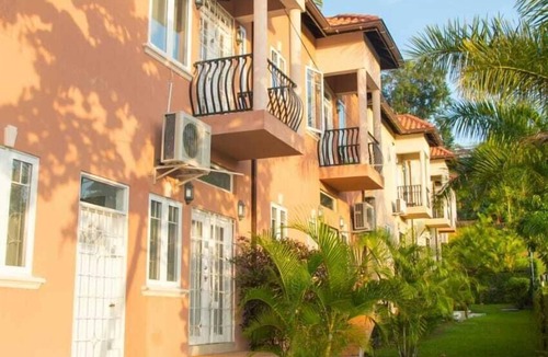 Runaway Bay Apartment | Luxurious Pen Hall Estate Apartment