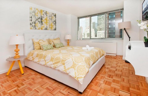 Lincoln Square Apartment | Luxurious Two Bedroom Apartment in Doorman Building - Lincoln Center
