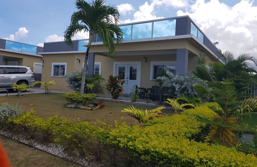 St. Ann's Bay Villa | Luxury 4-Bedroom villa