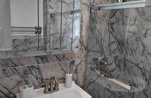 Park Versailles Apartment | LUXURY APT IN THE BRONX/CLOSE TO BRONX ZOO