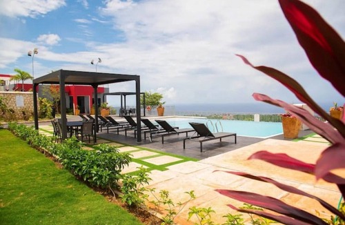 Jack's Hill Villa | Luxury Apt