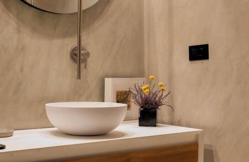 Pavia Apartment | Luxury Art & Chromotherapy Apartment - Hospital District4t