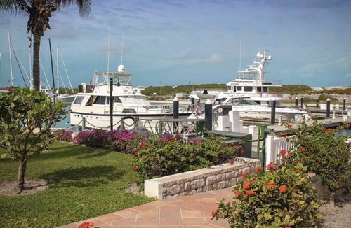 Rokers Point Boat Rental | Luxury Catamaran, Exuma, Emerald Bay Marina/Sandals resort, + opt sailing trips!