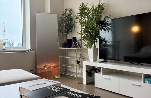 Koreatown Apartment | Luxury High Rise Apt - Unbeatable skyline view