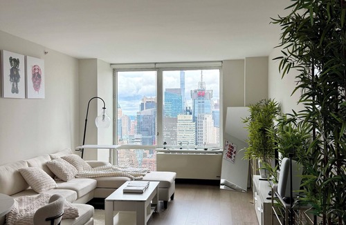 Koreatown Apartment | Luxury High Rise Apt - Unbeatable skyline view