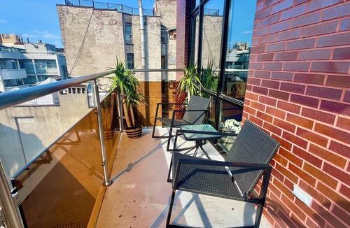 Lower East Side Apartment | Luxury in Little Italy: private balcony