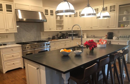 Fieldston House | Luxury Mansion - Country Home in NYC - 12 miles from Midtown Manhattan