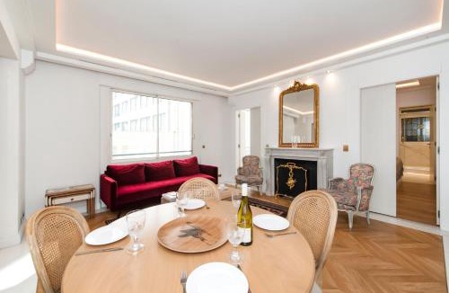 Champs-Elysees Apartment | Luxury Montaigne apartment
