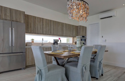 Jimmy Hill Villa | Luxury Ocean View Beach Villa with Private Pool Garden Courtyard in Great Exuma