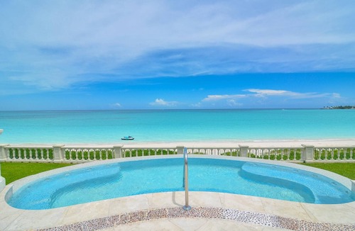 Nassau Villa | Luxury Oceanfront 9BR Villa w/Private Pool and Staff in Nassau