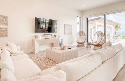 Rokers Point Villa | Luxury Villa! Includes Full Concierge! 4-Bedroom Option
