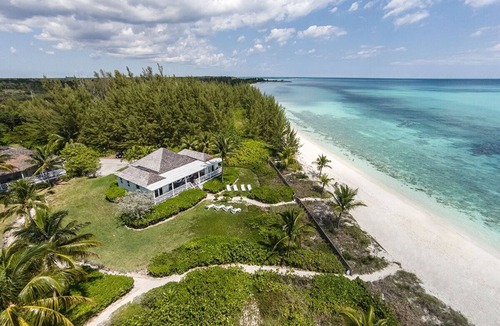Freeport House | Luxury Villa Right on the Beach!