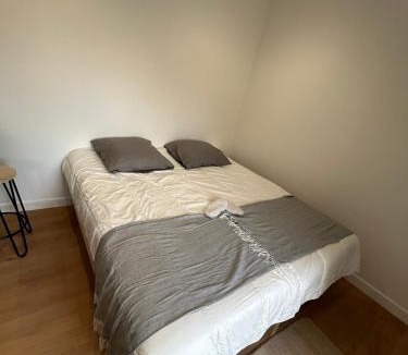 Villeneuve-le-Roi Apartment | Maison BR