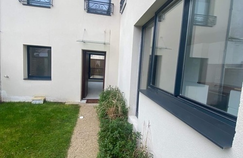 Suresnes House | Maison Centre Suresnes