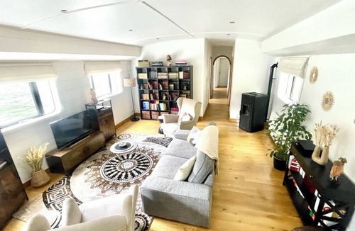 Villeneuve-la-Garenne House | Maison sur l'eau 3 chambres & Terrasse Proche Paris center