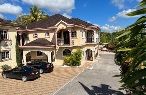 Epworth House | Mandeville ingleside luxury