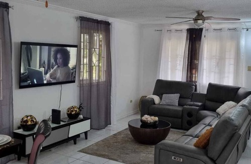 Mango Walk House | Mango Retreat in Mango Walk Country Club.Entire house with pool in Montego Bay