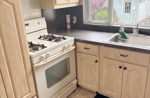 Queens House | Marvelous 2-bedroom house with AC in Queens close to Jfk airport