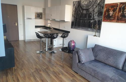 Centro Direzionale Apartment | Michelangelo 30 apartamento moderno vicino Bosco Verticale